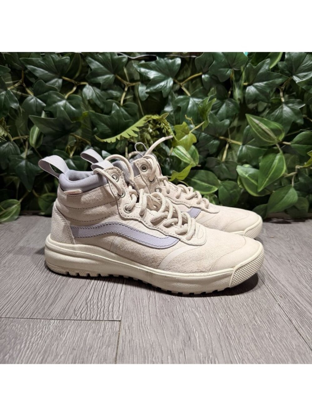 VANS UltraRange Hi DL MTE White - Size 6 Womens Sneakers